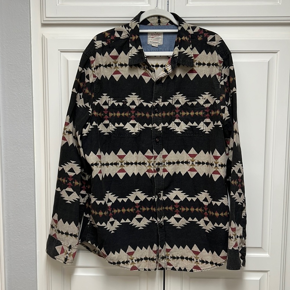 American Eagle outfitters classic fit heritage longsleeved men’s XL shirt
